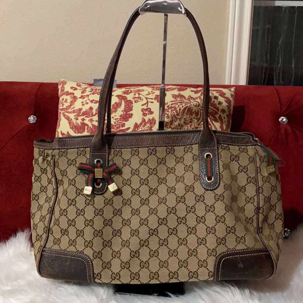 Authentic Gucci shoulder bag